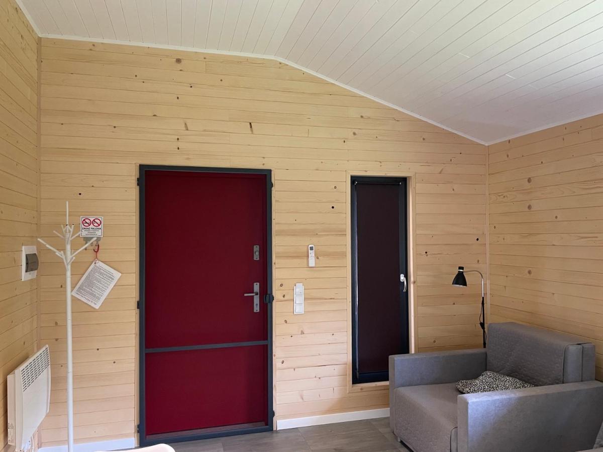 Reddoor
